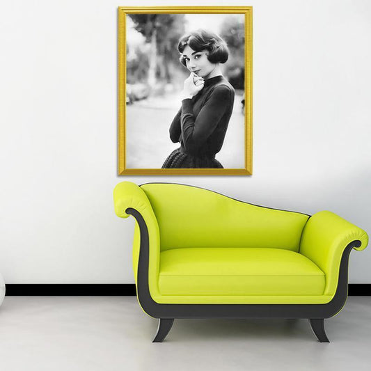 Audrey Hepburn in kurzen Haaren Diamond Painting - Diamond Painting
