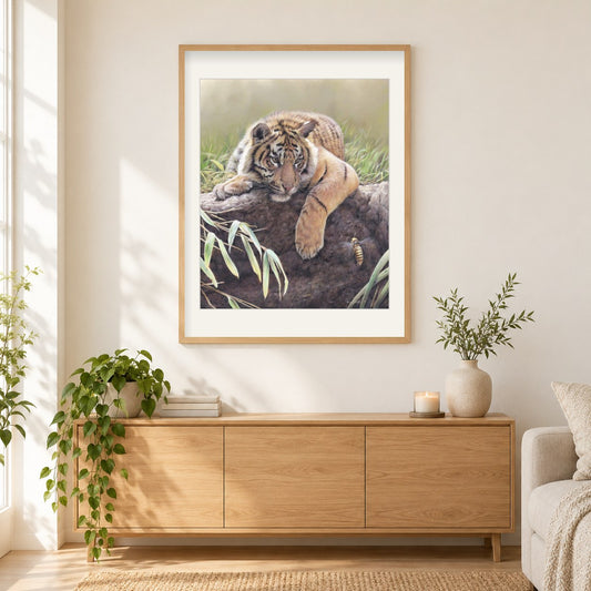 Bruder -  Kunst des Eric Wilson als gerahmtes Diamond Painting im Wohnzimmer