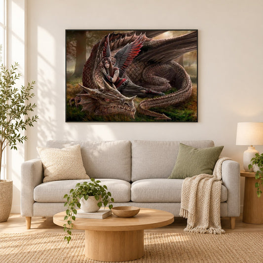 Drache & Königin als gerahmtes Diamond Painting im Wohnzimmer