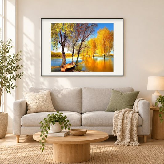 Herbstbäume & Bootsmalerei Kit als gerahmtes Diamond Painting im Wohnzimmer