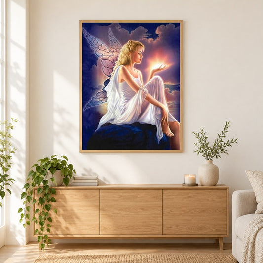 mystischer Engel als gerahmtes Diamond Painting im Wohnzimmer