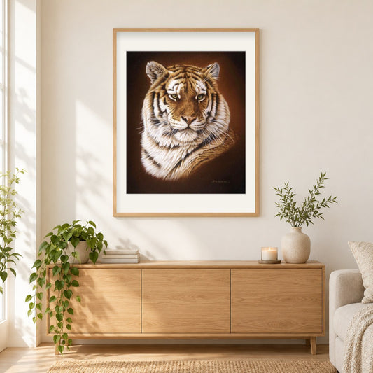 Porträt eines königlichen bengalischen tiger - Kunst des Eric Wilson als gerahmtes Diamond Painting im Wohnzimmer