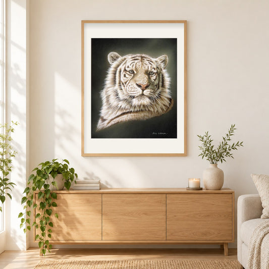 Porträt eines weißen tigers - Kunst des Eric Wilson als gerahmtes Diamond Painting im Wohnzimmer