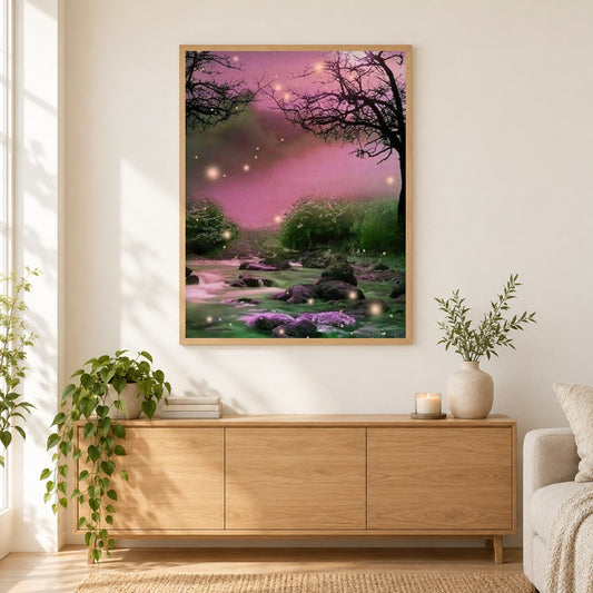 Schöne Landschaft & Glühwürmchen als gerahmtes Diamond Painting im Wohnzimmer